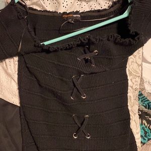 black top come diff the shoulders size medium